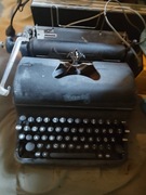 Stara niemiecka maszyna do pisania Rheinmetall