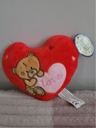 Maskotka Poduszka Serce Love Miś - 15cm