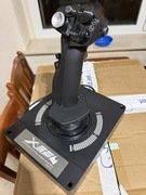 Logitech x-56 HOTAS plus uchwyty montażowe do biurka. 