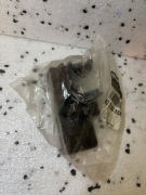 Plastikowy uchwyt wykończenia drzwi w samochodzie Dacia Sandero II