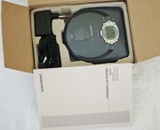 Discman Grundig Squixx CDP 4100 – zestaw jak nowy (zestaw) ale z wadą