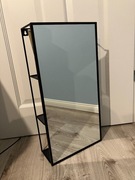 Lustro ścienne z półkami w stylu industrialnym