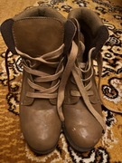 Buty damskie na koturnie