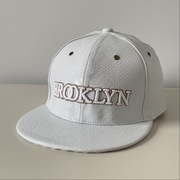 Czapka Snapback BROOKLYN Biała Snake Skin NOWA