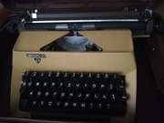 Mechaniczna maszyna do pisania Predom-Łucznik 1303
