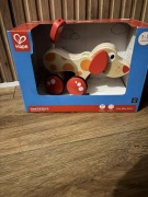 Hape - piesek do ciągnięcia do sznurku