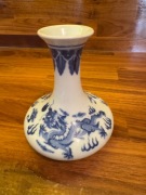 Chiński wazon SMOK porcelana kobalt blue white lata 80 PRL wazonik