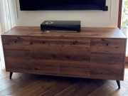Komoda RTV / szafka pod telewizor, drewno + czarne nogi, 180 cm