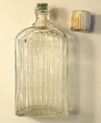 PRL Stara Buteleczka po Perfumach Sygnowana wewnątrz odrobina płynu