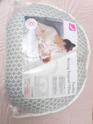 Poduszka rogal fasolka do karmienia Motherhood