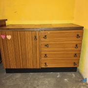 Szafka z czasów PRL 4szafkami