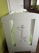 Łóżeczko dziecięce żyrafa z materacem i prześcieradłem 