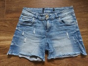 Krótkie jeansowe spodenki z lekkimi przetarciami, rozmiar S