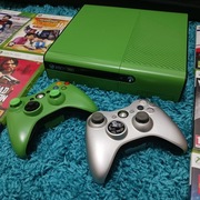 Xbox 360 zielony, kinect, 2x pad, mega zestaw gier