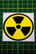 Znak radioaktywności radioactive wlepy naklejki okrągłe