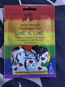 Selfie project. Hydrożelowe płatki w kształcie serca. 