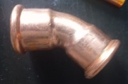 Kolanko miedziane 45 stopni fi 28