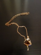 Delikatny łańcuszek z przywieszką-baletnicą