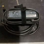 Oryginalny zasilacz Sony 10,5V 3,8A Wtyk 4,8x1,7mm