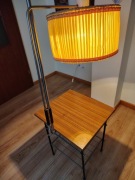 Stolik "gazetownik" z lampą abużurową unikat z czasów słusznie minionych