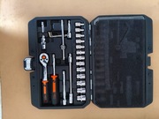 ZESTAW KLUCZY NASADOWYCH 1/4 CRV 46 SZT 10-004 NEO