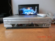 Nagrywarka DVD/VHS FUNAI z nowym pilotem.