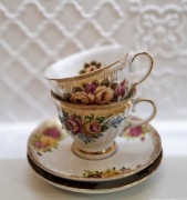2-ie stare, piękne, porcelanowe filiżanki do kawy w róże