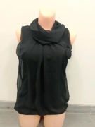 Czarna, elegancka bluzka bez rękawków, luźna