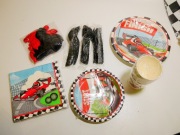 Zestaw urodzinowy  + sztućce – motyw wyścigów / auta”