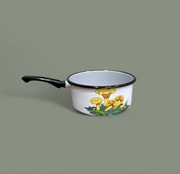 Emaliowany rondelek/garnek z rączką PRL, w kultowy wzór grzybów/kurek,3L.