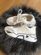 Buty damskie sportowe