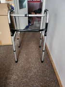 Balkonik rehabilitacyjny. Chodzik kroczacy inwalidzki