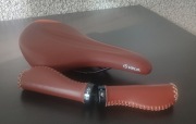 Siodło rowerowe Velo Brown Saddle + 2 Gripy Velo c11 Pro