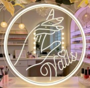 NEON PAZNOKCIE NAILS STUDIO PAZNOKCI SZYLD LAMPKA LED