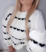 NOWY Sweterek w serduszka 