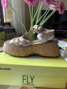 sandały fly london 41