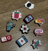 Przypinki do butów charms crocs medyczne