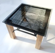 Unikatowy, designerski stolik z artystycznym szklanym blatem