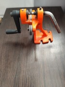 Niciarka/przyrząd do nitowywania łańcuchów.