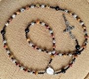 Różaniec z kamieni naturalnych: agatów i granitu