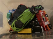 Zestaw około 53 aut