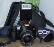 Zestaw okazja Aparat Canon EOS 1000 z Obiektywem , Lampą i Torbą Pasek EOS