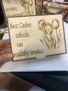 Pudełko z napisem