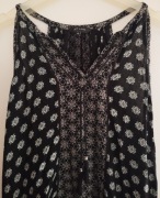 Bluza na ramiączkach.