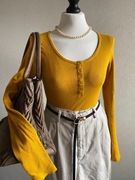 Musztardowa bluzka damska body basic bawełna capsule wardrobe jesień 