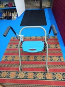 Chodzik rehabilitacyjny z siedziskiem