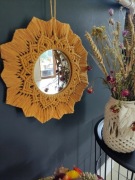 Makramowa mandala w stylu Boho z lusterkiem