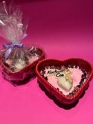 Świeca sojowa wykonana własnoręcznie z naturalnego wosku sojowego 