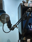 Mikrofon Blueyeti blackout, ramię RODE psa1, popfiltr