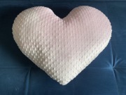 PODUSZKA SERCE DUŻE 60x50cm - MINKY RÓŻOWY
